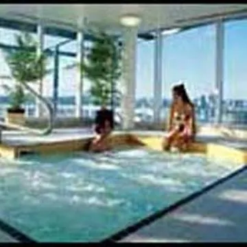 Hampton Inn & Suites, By Hilton - Vancouver Downtown מלון