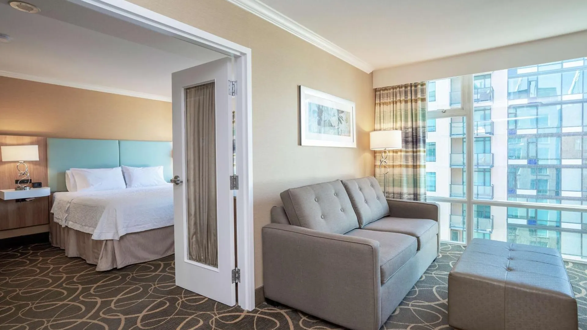 מלון Hampton Inn & Suites, By Hilton - Vancouver Downtown