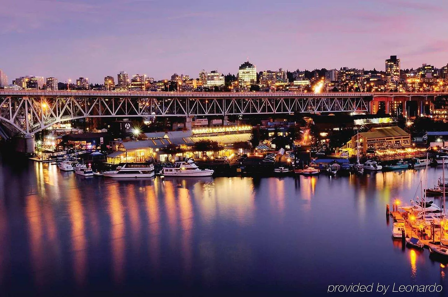 *** מלון Hampton Inn & Suites, By Hilton - Vancouver Downtown קנדה